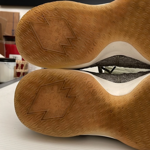 NIKE LEBRON 15 LOW LIGHT BONE RUNNING SNEAKERS MEN SIZE 13 - Picture 16 of 16